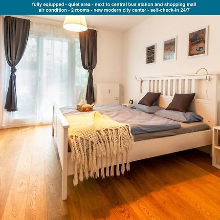 Quiet Apartment In New City Center, Nivy Bratislava Buitenkant foto