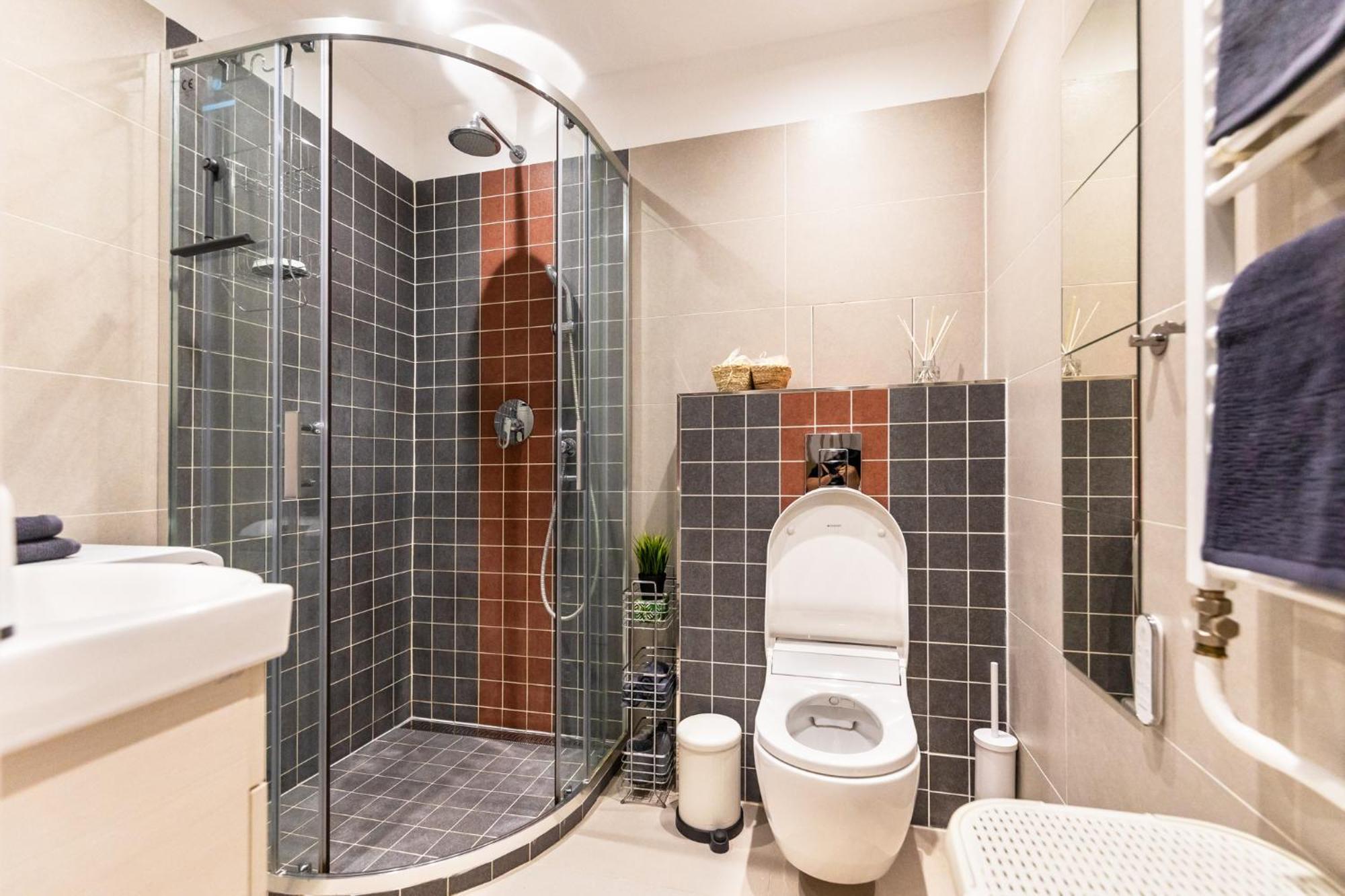 Quiet Apartment In New City Center, Nivy Bratislava Buitenkant foto